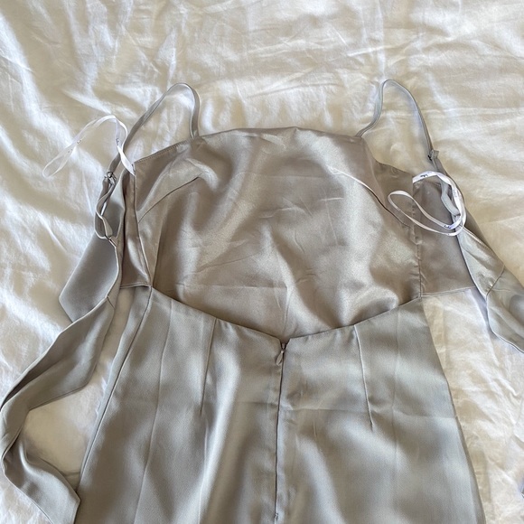 2/$60๐ CLOSET CLEAN OUT: Lulus tie back mini dress - Picture 7 of 11